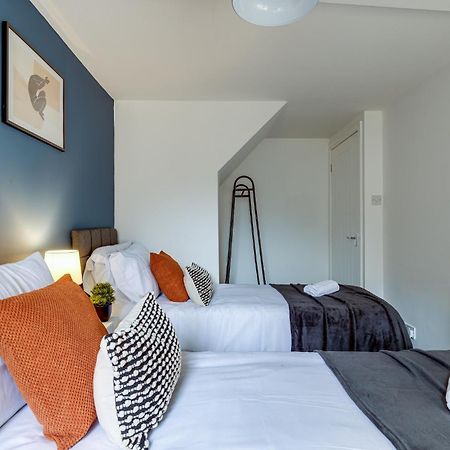 شقة Queens Cabin - Near South Bay Beach سكرابورو المظهر الخارجي الصورة